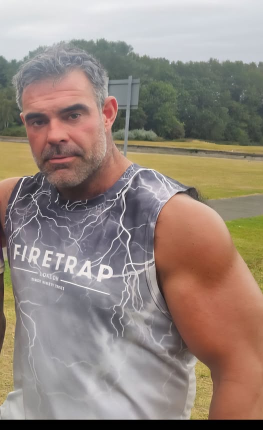 Russell Isherwood, Widnes, England It is with a heavy heart that the community mourns the passing of Russell Isherwood, a well-respected figure known for his dedication to fitness at Body Fx Gym. Friends and family remember him as a genuinely good person, who inspired others and shared countless memories with those around him. Russell’s legacy of positivity and support will be cherished by many. A fundraiser has been established to assist with funeral costs, and any contributions would be deeply appreciated.